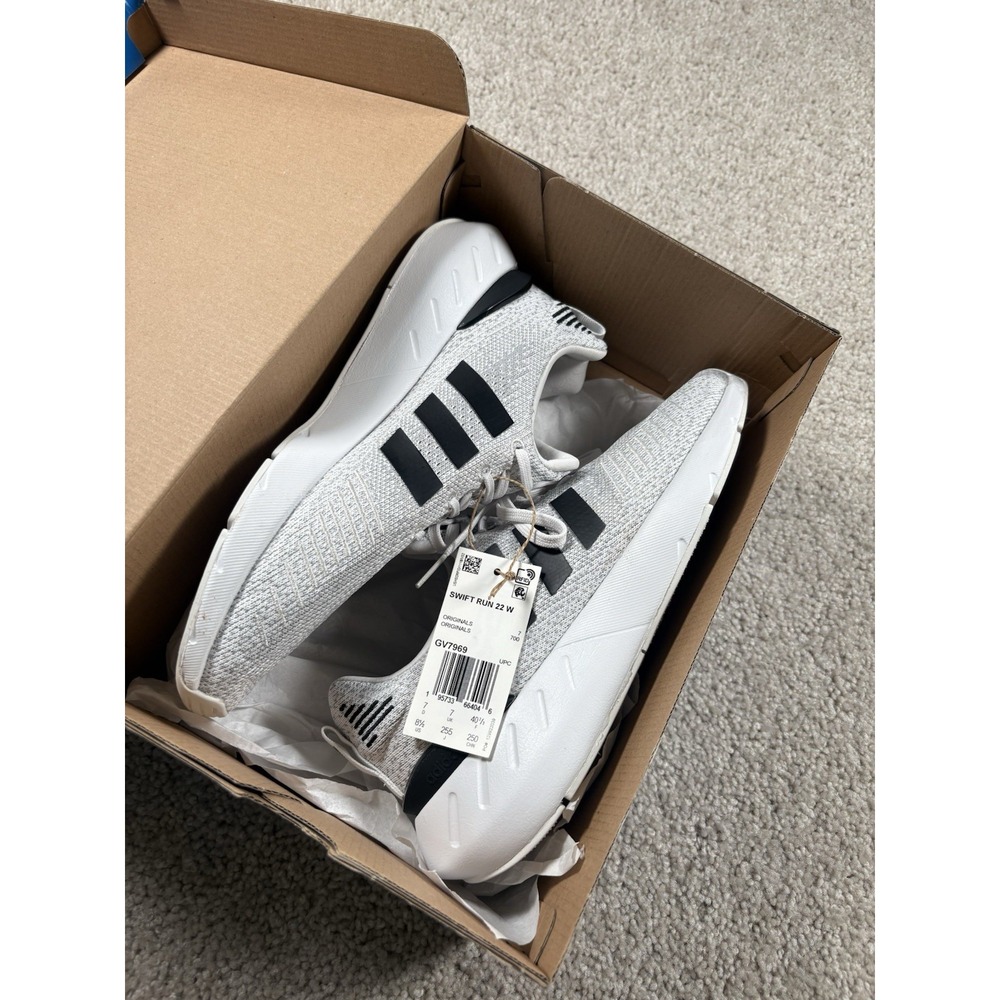 adidas Originals Swift Run 22 W Sneaker Crystal White Grey Womens 8.5 Gym Shoe